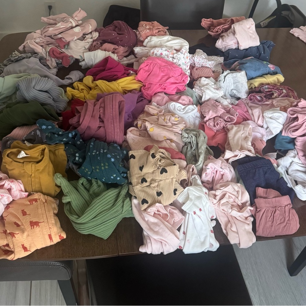 6-9 month baby girl clothing bundle (Kate Quinn, Carter’s, Old Navy)